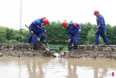 中國五冶集團陸翔路項目工地舉行防臺防汛搶險演練，筑牢道路建設安全防線